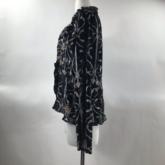 Women’s Chico’s Size 1 V-Neck Rayon Blouse. - Picture 3 of 8